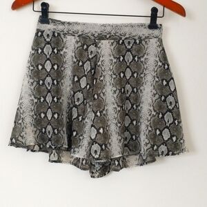 Show Me Your Mumu Carlos swing shorts python S